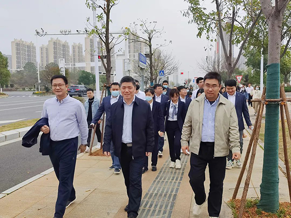2022꽡 | (qing)w옷(l)ǰУ